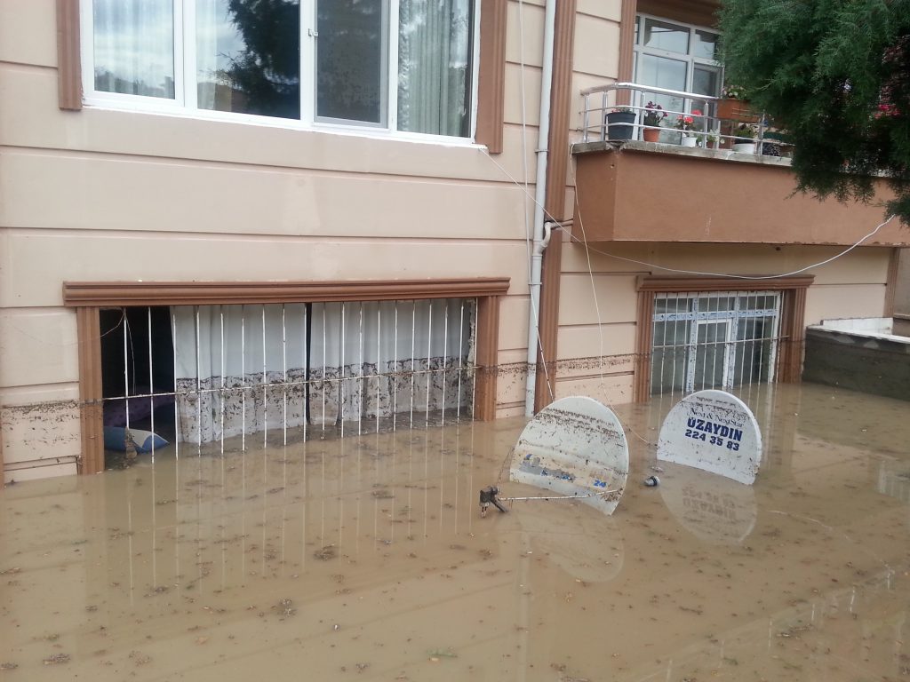 Evleri su bastı - Kırıkkale Haber, Son Dakika Kırıkkale Haberleri Evleri su bastı - Kırıkkale Haber, Son Dakika Kırıkkale Haberleri