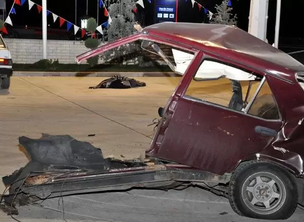 Otomobil parçalandı; 2 ölü, 1 yaralı - Kırıkkale Haber, Son Dakika Kırıkkale Haberleri Otomobil parçalandı; 2 ölü, 1 yaralı - Kırıkkale Haber, Son Dakika Kırıkkale Haberleri
