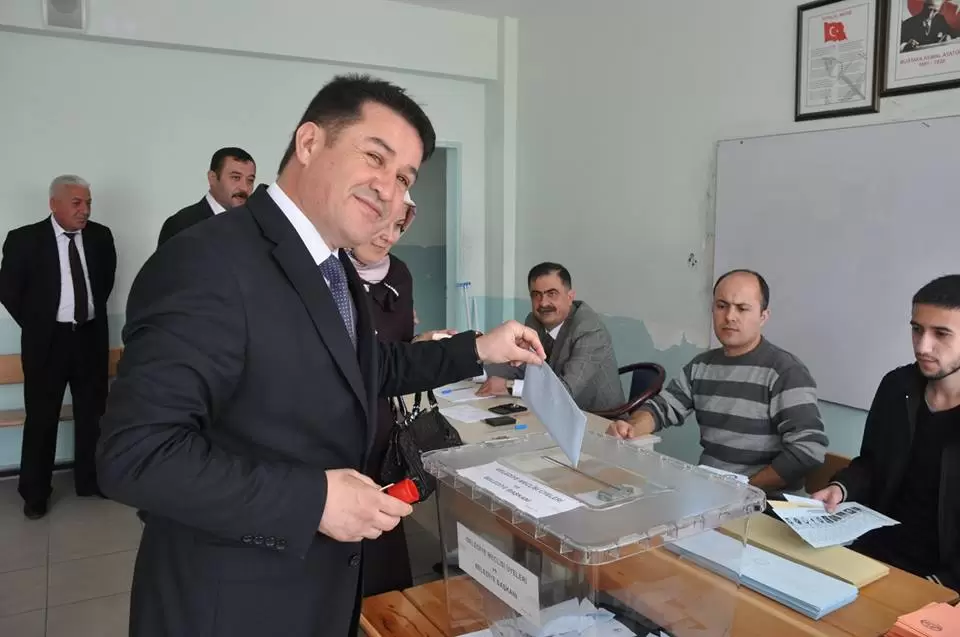 Başkan adayları oylarını kullandı - Kırıkkale Haber, Son Dakika Kırıkkale Haberleri Başkan adayları oylarını kullandı - Kırıkkale Haber, Son Dakika Kırıkkale Haberleri