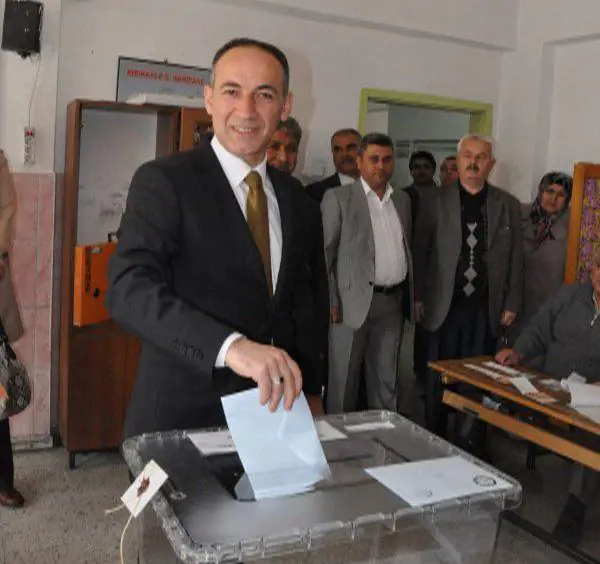 Başkan adayları oylarını kullandı - Kırıkkale Haber, Son Dakika Kırıkkale Haberleri Başkan adayları oylarını kullandı - Kırıkkale Haber, Son Dakika Kırıkkale Haberleri