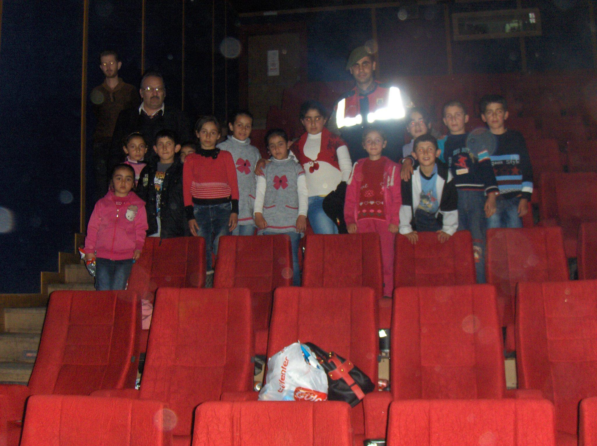 Köy okulu öğrencileri ilk defa sinema gitti - Kırıkkale Haber, Son Dakika Kırıkkale Haberleri