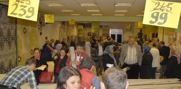 Bedava halı izdihamı - Kırıkkale Haber, Son Dakika Kırıkkale Haberleri