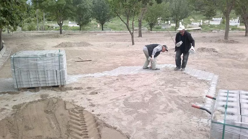 Mezarlık girişi düzenleniyor - Kırıkkale Haber, Son Dakika Kırıkkale Haberleri