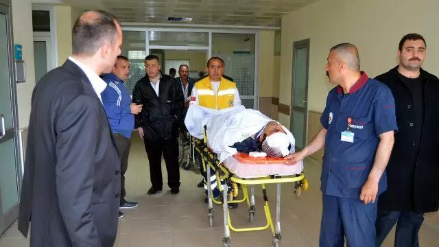 İşçileri taşıyan otobüs devrildi - Kırıkkale Haber, Son Dakika Kırıkkale Haberleri İşçileri taşıyan otobüs devrildi - Kırıkkale Haber, Son Dakika Kırıkkale Haberleri
