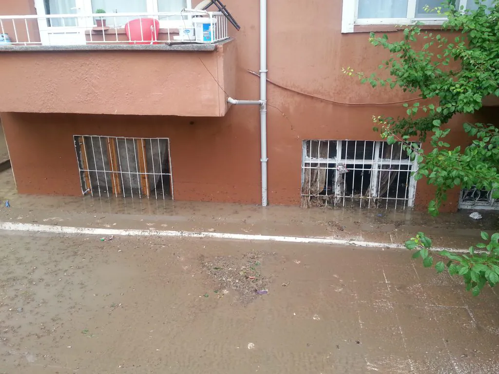 Evleri su bastı - Kırıkkale Haber, Son Dakika Kırıkkale Haberleri Evleri su bastı - Kırıkkale Haber, Son Dakika Kırıkkale Haberleri