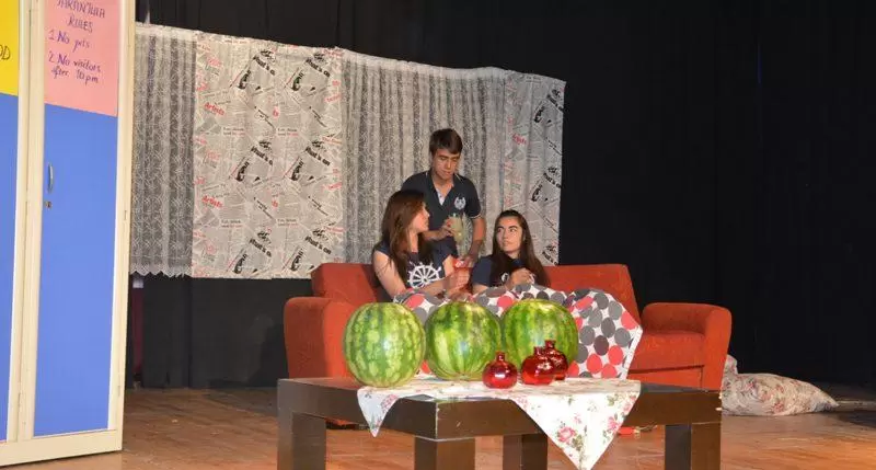 Fen Lisesi’nden İngilizce tiyatro - Kırıkkale Haber, Son Dakika Kırıkkale Haberleri Fen Lisesi’nden İngilizce tiyatro - Kırıkkale Haber, Son Dakika Kırıkkale Haberleri