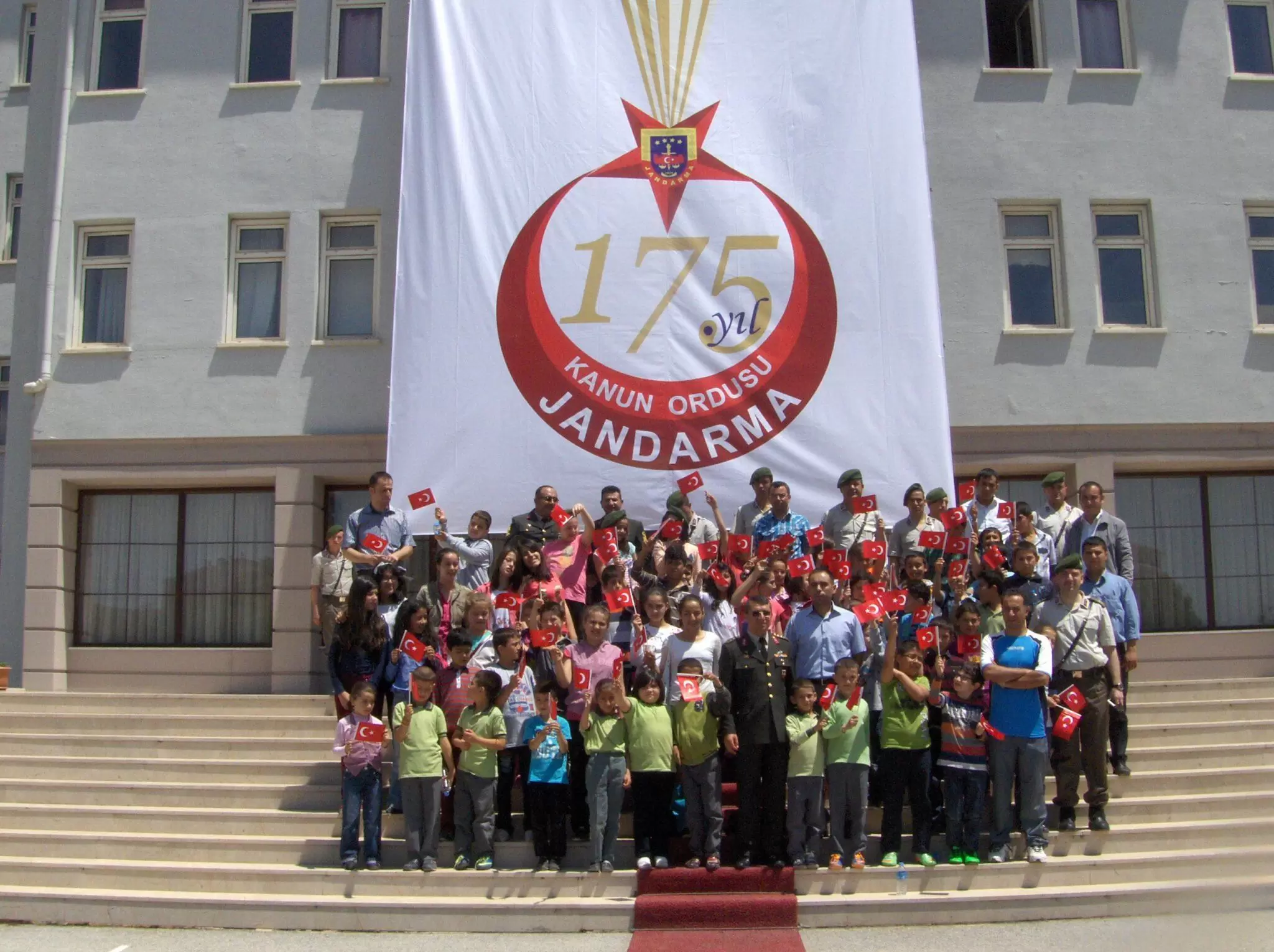 Jandarmaya sevgi seli - Kırıkkale Haber, Son Dakika Kırıkkale Haberleri Jandarmaya sevgi seli - Kırıkkale Haber, Son Dakika Kırıkkale Haberleri