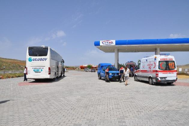 Otobüs karşı yola geçti; 9 yaralı - Kırıkkale Haber, Son Dakika Kırıkkale Haberleri Otobüs karşı yola geçti; 9 yaralı - Kırıkkale Haber, Son Dakika Kırıkkale Haberleri