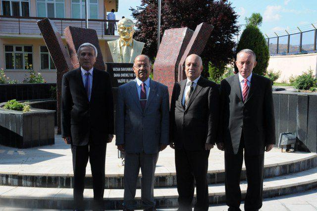 Yeni müdürleri ziyaret etti - Kırıkkale Haber, Son Dakika Kırıkkale Haberleri Yeni müdürleri ziyaret etti - Kırıkkale Haber, Son Dakika Kırıkkale Haberleri
