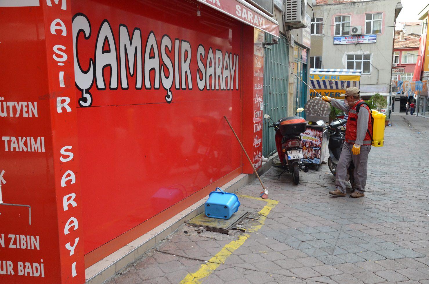 Karasinek ile mücadele - Kırıkkale Haber, Son Dakika Kırıkkale Haberleri Karasinek ile mücadele - Kırıkkale Haber, Son Dakika Kırıkkale Haberleri