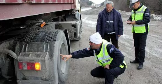 Kar lastiği uygulaması başladı - Kırıkkale Haber, Son Dakika Kırıkkale Haberleri Kar lastiği uygulaması başladı - Kırıkkale Haber, Son Dakika Kırıkkale Haberleri
