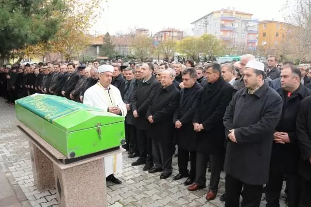Ünlü son yolculuğuna uğurlandı - Kırıkkale Haber, Son Dakika Kırıkkale Haberleri