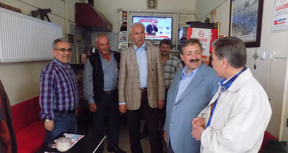 Emekliye çay ve simit Köksal’dan - Kırıkkale Haber, Son Dakika Kırıkkale Haberleri Emekliye çay ve simit Köksal’dan - Kırıkkale Haber, Son Dakika Kırıkkale Haberleri