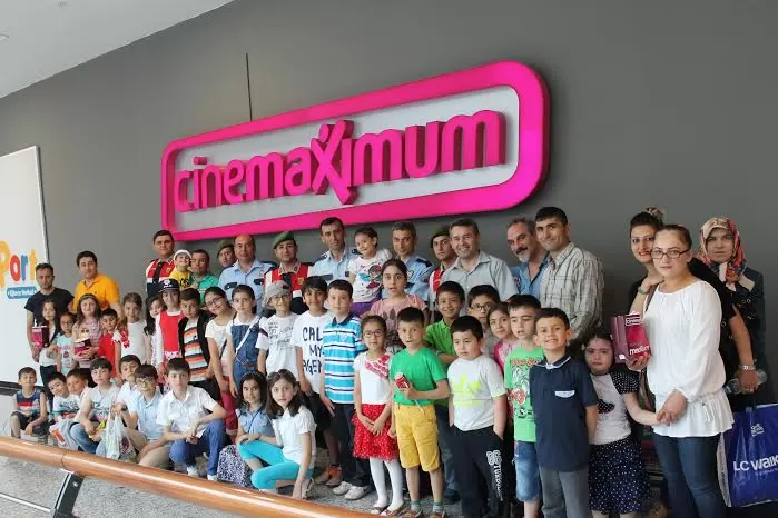 Köydeki öğrenciler sinema ile tanıştı - Kırıkkale Haber, Son Dakika Kırıkkale Haberleri Köydeki öğrenciler sinema ile tanıştı - Kırıkkale Haber, Son Dakika Kırıkkale Haberleri