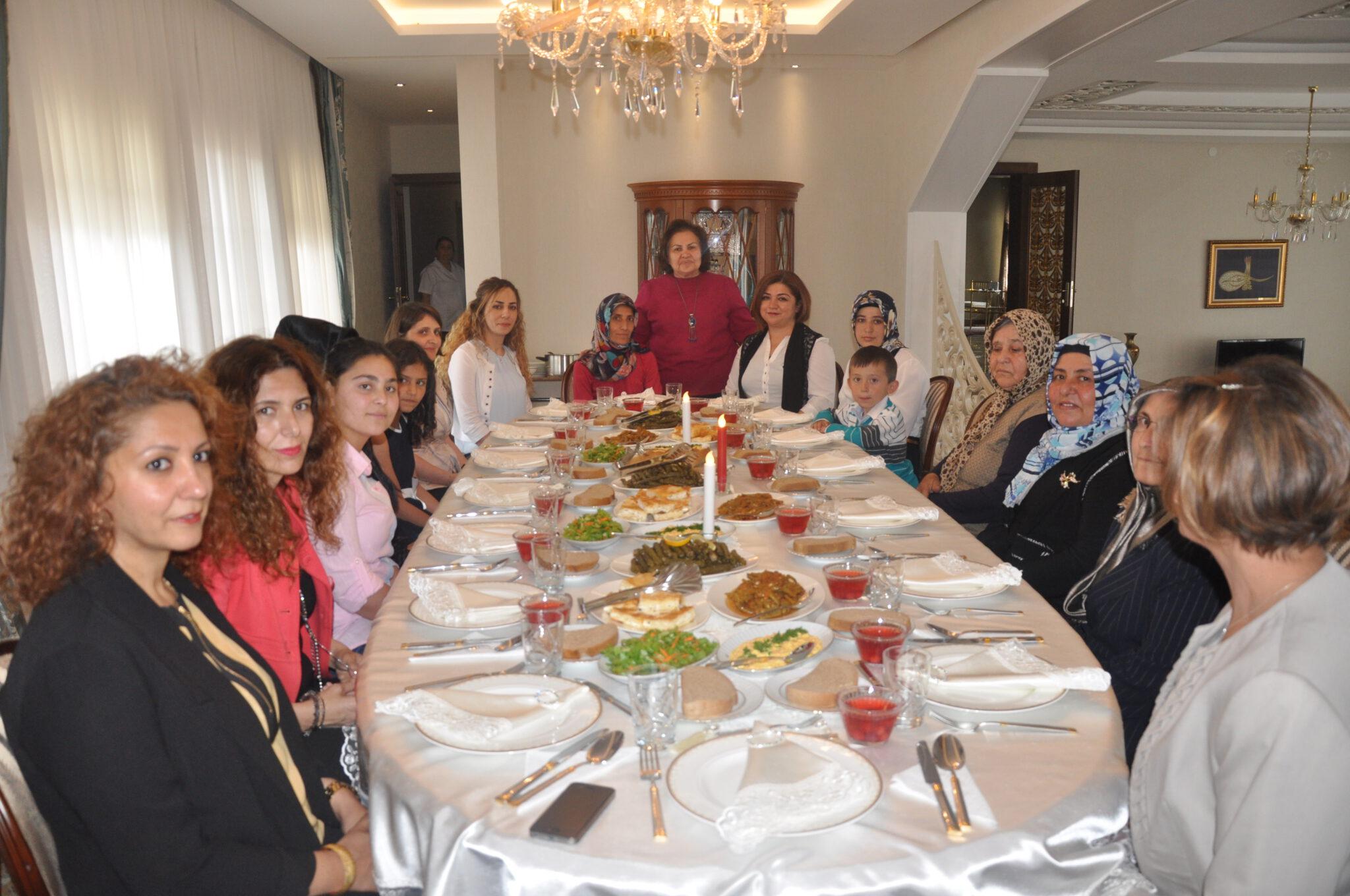 Şehit ve asker annelerine duygusal yemek - Kırıkkale Haber, Son Dakika Kırıkkale Haberleri Şehit ve asker annelerine duygusal yemek - Kırıkkale Haber, Son Dakika Kırıkkale Haberleri