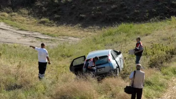 Şarampole uçan arabada 2 kişi hayatını kaybetti - Kırıkkale Haber, Son Dakika Kırıkkale Haberleri Şarampole uçan arabada 2 kişi hayatını kaybetti - Kırıkkale Haber, Son Dakika Kırıkkale Haberleri
