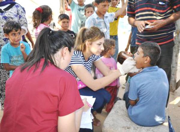 Hekim adayları mevsimlik işçi çocukları için tarlalarda - Kırıkkale Haber, Son Dakika Kırıkkale Haberleri