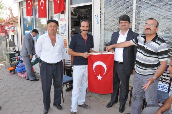 İki bin Türk Bayrağı dağıtıldı - Kırıkkale Haber, Son Dakika Kırıkkale Haberleri