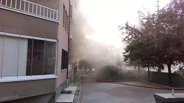 Elektrik kontağından yangın çıktı - Kırıkkale Haber, Son Dakika Kırıkkale Haberleri Elektrik kontağından yangın çıktı - Kırıkkale Haber, Son Dakika Kırıkkale Haberleri