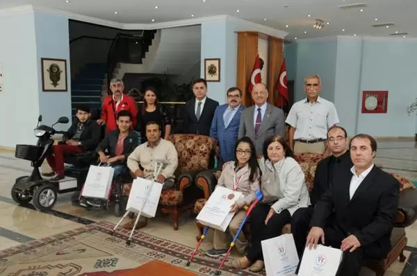 Bedensel engelli sporcular, Vali Kolat’ı ziyaret etti - Kırıkkale Haber, Son Dakika Kırıkkale Haberleri Bedensel engelli sporcular, Vali Kolat’ı ziyaret etti - Kırıkkale Haber, Son Dakika Kırıkkale Haberleri