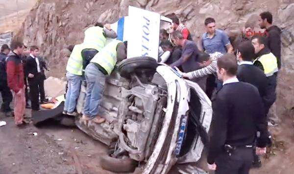 Polis aracı kamyonetle çarpıştı: 3 yaralı - Kırıkkale Haber, Son Dakika Kırıkkale Haberleri