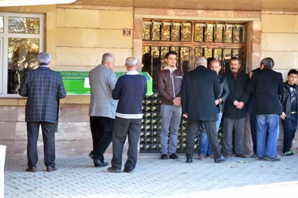 Tuncel ailesinin acı günü - Kırıkkale Haber, Son Dakika Kırıkkale Haberleri Tuncel ailesinin acı günü - Kırıkkale Haber, Son Dakika Kırıkkale Haberleri