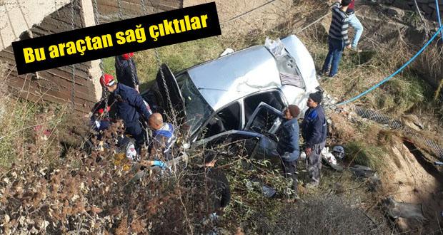 Otomobil, TIR ile çarpıştı - Kırıkkale Haber, Son Dakika Kırıkkale Haberleri Otomobil, TIR ile çarpıştı - Kırıkkale Haber, Son Dakika Kırıkkale Haberleri