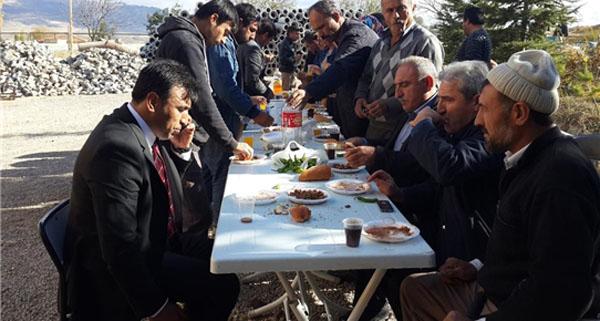 Özçelik, personele yemek verdi - Kırıkkale Haber, Son Dakika Kırıkkale Haberleri Özçelik, personele yemek verdi - Kırıkkale Haber, Son Dakika Kırıkkale Haberleri