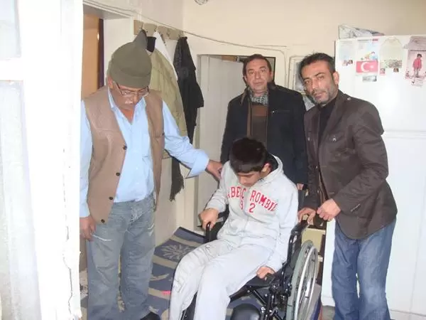 Kutlama yerine iki engelliyi sevindirdiler - Kırıkkale Haber, Son Dakika Kırıkkale Haberleri Kutlama yerine iki engelliyi sevindirdiler - Kırıkkale Haber, Son Dakika Kırıkkale Haberleri