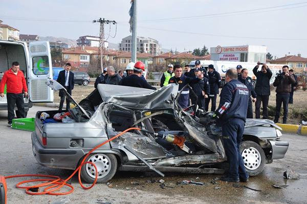 Otomobille kamyon çarpıştı 1 kişi öldü - Kırıkkale Haber, Son Dakika Kırıkkale Haberleri Otomobille kamyon çarpıştı 1 kişi öldü - Kırıkkale Haber, Son Dakika Kırıkkale Haberleri