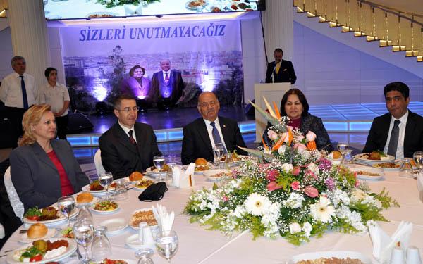 Vali Kolat’a veda yemeği - Kırıkkale Haber, Son Dakika Kırıkkale Haberleri Vali Kolat’a veda yemeği - Kırıkkale Haber, Son Dakika Kırıkkale Haberleri