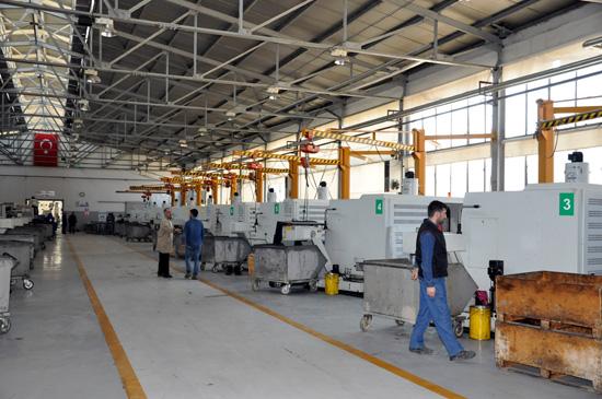 Türkiye’de yerli kaynaklarla geliştirilen ilk beton delici mühimmat olma özelliği taşıyan “nüfuz edici bomba”, Makine ve Kimya Endüstrisi Kurumunun (MKEK) Kırıkkale’deki Mühimmat Fabrikasında üretiliyor. ( Orhan Canbulatel – Anadolu Ajansı ) Beton delici bomba - Kırıkkale Haber, Son Dakika Kırıkkale Haberleri