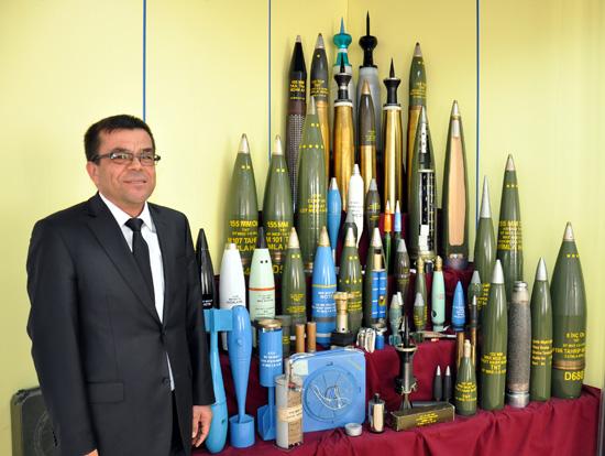 Türkiye’de yerli kaynaklarla geliştirilen ilk beton delici mühimmat olma özelliği taşıyan “nüfuz edici bomba”, Makine ve Kimya Endüstrisi Kurumunun (MKEK) Kırıkkale’deki Mühimmat Fabrikasında üretiliyor. Mühimmat Fabrikası Müdür Yardımcısı Emin Yiğit, AA muhabirine açıklamalarda bulundu. ( Orhan Canbulatel – Anadolu Ajansı ) Beton delici bomba - Kırıkkale Haber, Son Dakika Kırıkkale Haberleri