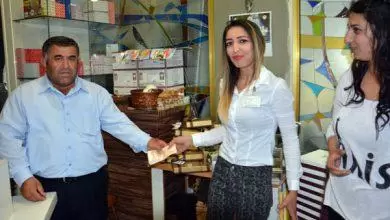 Genç kızdan, Memura bayram hediyesi - Kırıkkale Haber, Son Dakika Kırıkkale Haberleri Genç kızdan, Memura bayram hediyesi - Kırıkkale Haber, Son Dakika Kırıkkale Haberleri