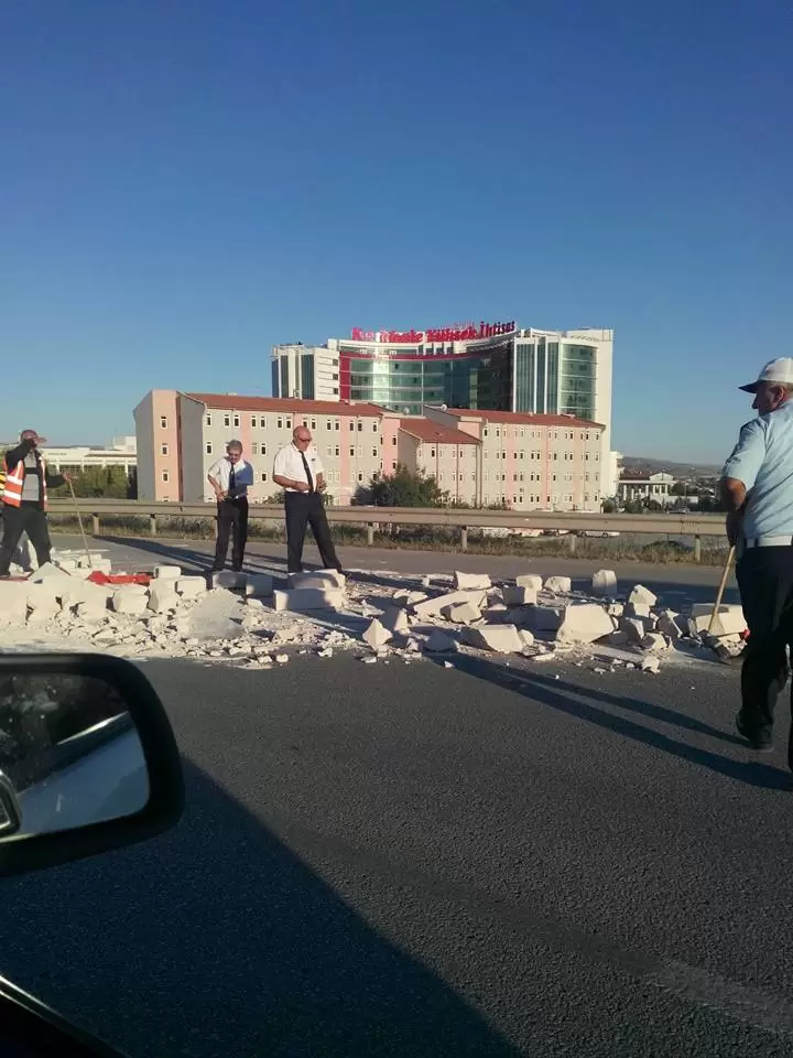 ÇEVRE YOLUNDA FACİADAN DÖNÜLDÜ - Kırıkkale Haber, Son Dakika Kırıkkale Haberleri ÇEVRE YOLUNDA FACİADAN DÖNÜLDÜ - Kırıkkale Haber, Son Dakika Kırıkkale Haberleri