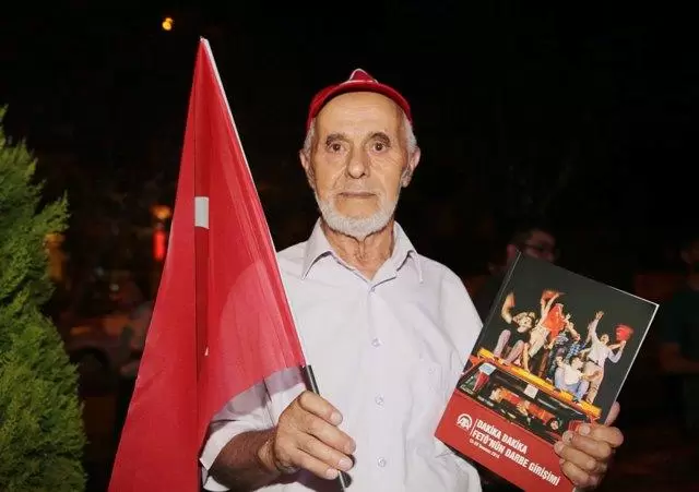 ANADOLU AJANSI DARBE KİTAPÇIĞI DAĞITTI - Kırıkkale Haber, Son Dakika Kırıkkale Haberleri