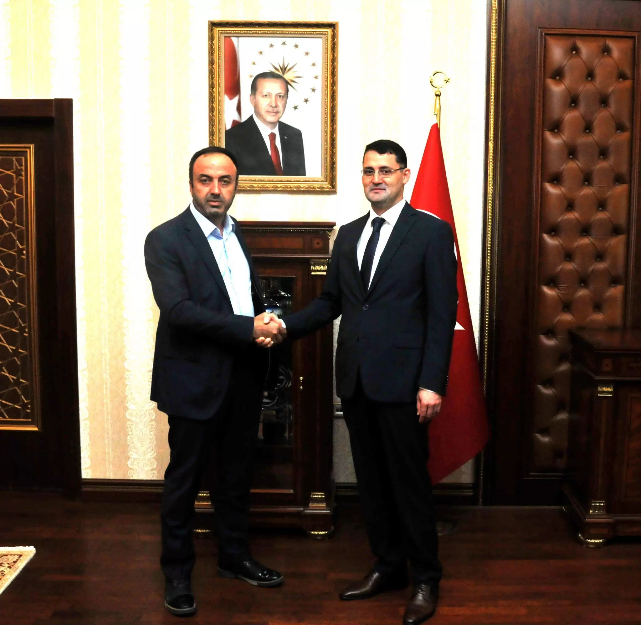 5 TANKI DURDURAN ADAM VALİYİ ZİYARET ETTİ - Kırıkkale Haber, Son Dakika Kırıkkale Haberleri 5 TANKI DURDURAN ADAM VALİYİ ZİYARET ETTİ - Kırıkkale Haber, Son Dakika Kırıkkale Haberleri