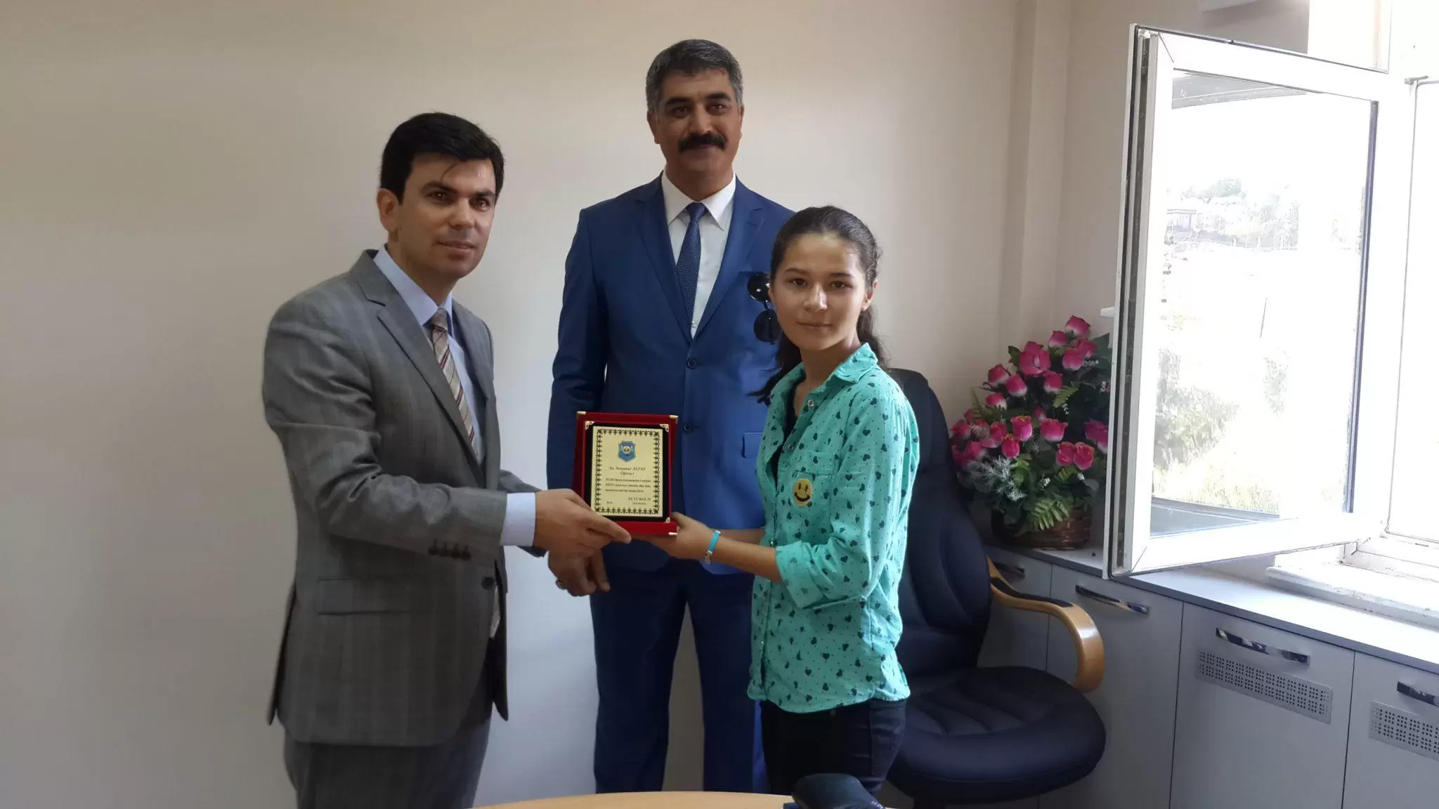 KAYMAKAM UZUN, BAŞARILI ÖĞRENCİLERİ KUTLADI - Kırıkkale Haber, Son Dakika Kırıkkale Haberleri KAYMAKAM UZUN, BAŞARILI ÖĞRENCİLERİ KUTLADI - Kırıkkale Haber, Son Dakika Kırıkkale Haberleri