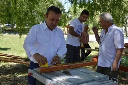 Kendi kamelyasını kendi üreten başkan - Kırıkkale Haber, Son Dakika Kırıkkale Haberleri Kendi kamelyasını kendi üreten başkan - Kırıkkale Haber, Son Dakika Kırıkkale Haberleri