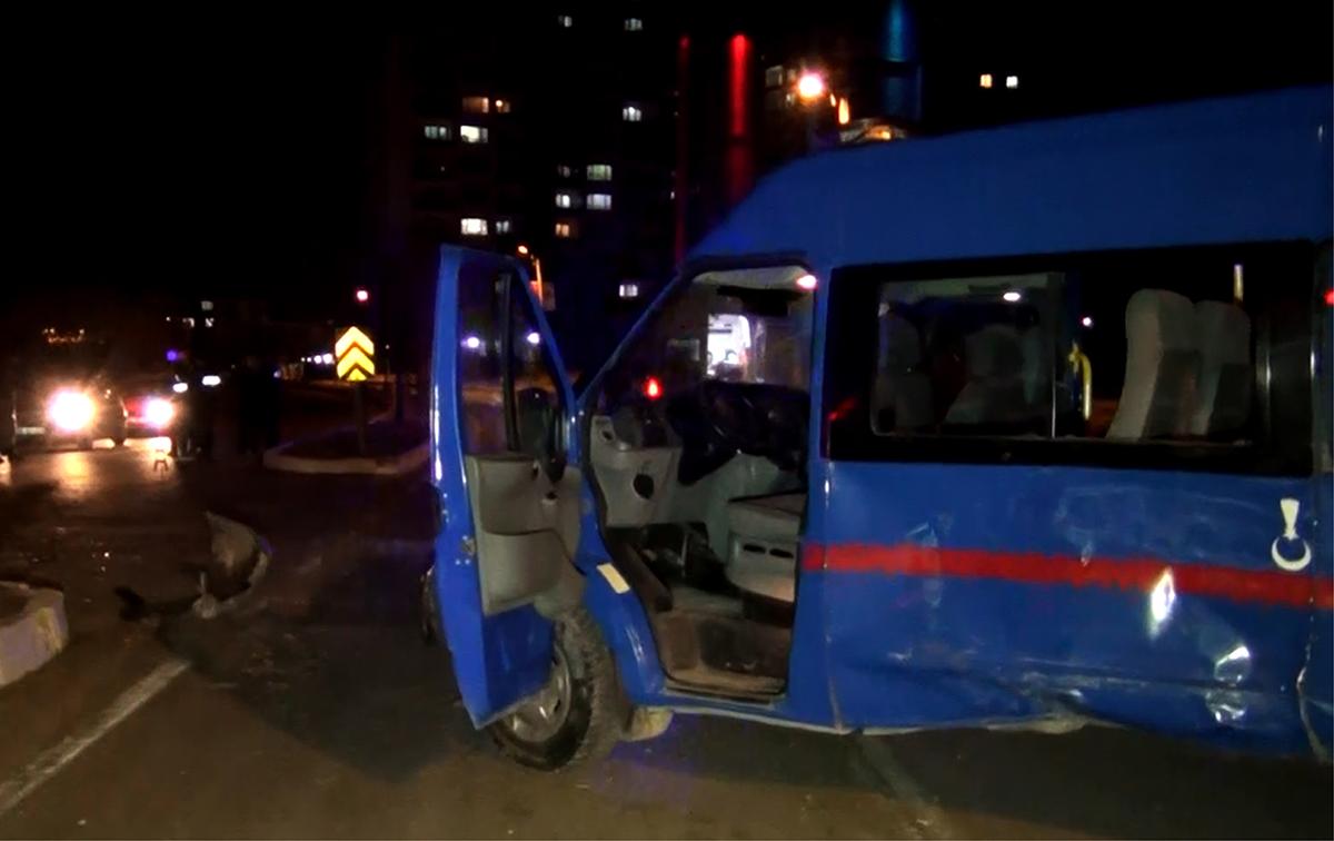 Askeri araçla minibüs çarpıştı - Kırıkkale Haber, Son Dakika Kırıkkale Haberleri