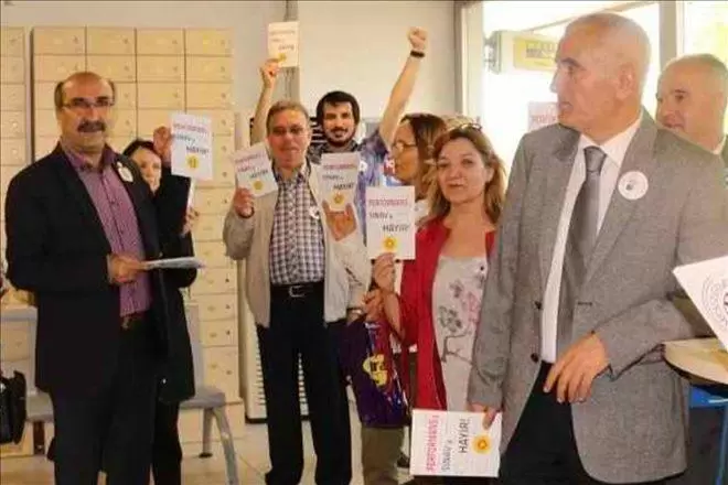 Eğitim-Sen´in imzaları Bakanlığa gönderildi - Kırıkkale Haber, Son Dakika Kırıkkale Haberleri Eğitim-Sen´in imzaları Bakanlığa gönderildi - Kırıkkale Haber, Son Dakika Kırıkkale Haberleri