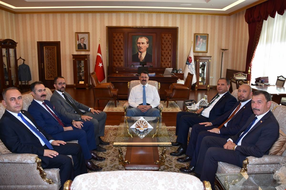Milletvekili Öztürk’den Vali Haktankaçmaz’a ziyaret - Kırıkkale Haber, Son Dakika Kırıkkale Haberleri Milletvekili Öztürk’den Vali Haktankaçmaz’a ziyaret - Kırıkkale Haber, Son Dakika Kırıkkale Haberleri