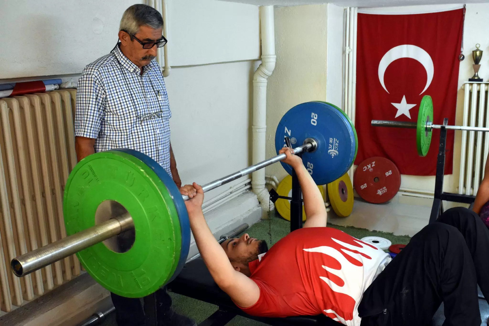 Sekiz metrekarelik salondan Avrupa şampiyonluğuna - Kırıkkale Haber, Son Dakika Kırıkkale Haberleri Sekiz metrekarelik salondan Avrupa şampiyonluğuna - Kırıkkale Haber, Son Dakika Kırıkkale Haberleri