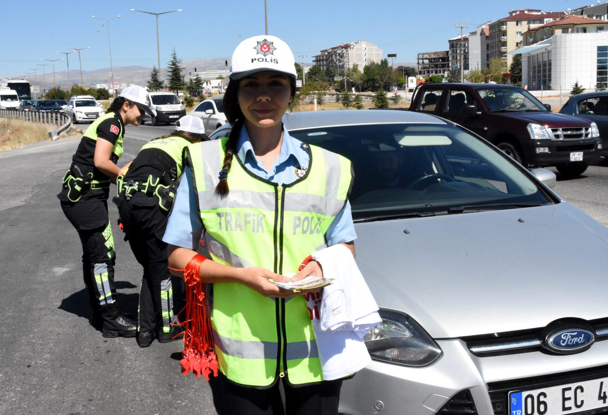 Çocuklar hatalı araç süren ebeveynlerine kırmızı düdük çalacak - Kırıkkale Haber, Son Dakika Kırıkkale Haberleri