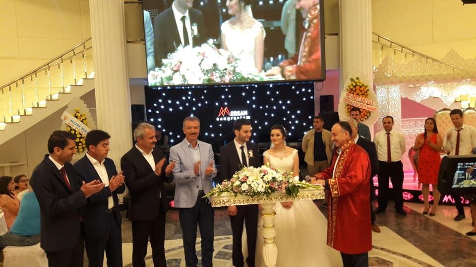 Özçelik ve Ersoy ailelerinin mutlu günü - Kırıkkale Haber, Son Dakika Kırıkkale Haberleri Özçelik ve Ersoy ailelerinin mutlu günü - Kırıkkale Haber, Son Dakika Kırıkkale Haberleri