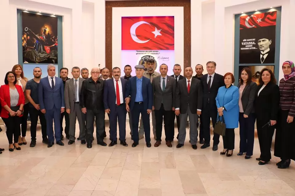 15 Temmuz gazisi Emniyet Genel Müdürlüğü Terörle Mücadele (TEM) Daire Başkanı Turgut Aslan, Kırıkkale İl Emniyet Müdürü Mahmut Çorumlu’yu ziyaret etti. 15 Temmuz Gazisi Tem Daire Başkanı Aslan: “Fetö, Beni Hedef Haline Getirdi” - Kırıkkale Haber, Son Dakika Kırıkkale Haberleri