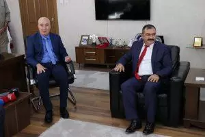 15 Temmuz gazisi Emniyet Genel Müdürlüğü Terörle Mücadele (TEM) Daire Başkanı Turgut Aslan, Kırıkkale İl Emniyet Müdürü Mahmut Çorumlu’yu ziyaret etti. 15 Temmuz Gazisi Tem Daire Başkanı Aslan: “Fetö, Beni Hedef Haline Getirdi” - Kırıkkale Haber, Son Dakika Kırıkkale Haberleri