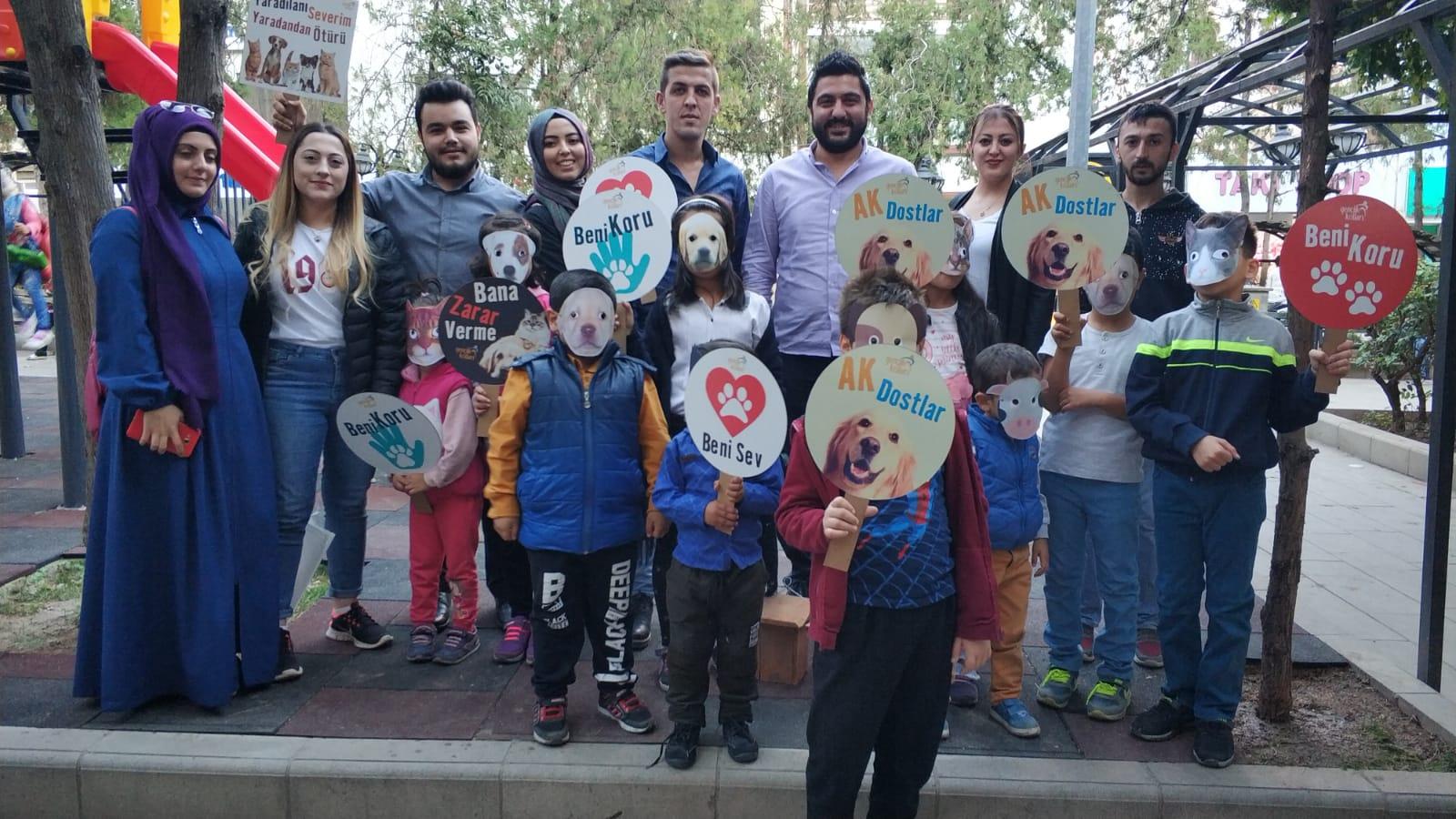 Ak Gençlik, parka kuş yuvası astı - Kırıkkale Haber, Son Dakika Kırıkkale Haberleri