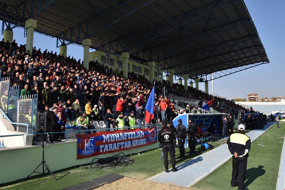 Başpınar stadyumunda Çubukspor ile kendi taraftarı önünde Çubukspor Luka’nın golü ile 1-0 maçı önde tamamlayan Kırıkkale Büyük Anadoluspor ligde zirveye yerleşti. Herkes Rütbesini Bilecek! - Kırıkkale Haber, Son Dakika Kırıkkale Haberleri
