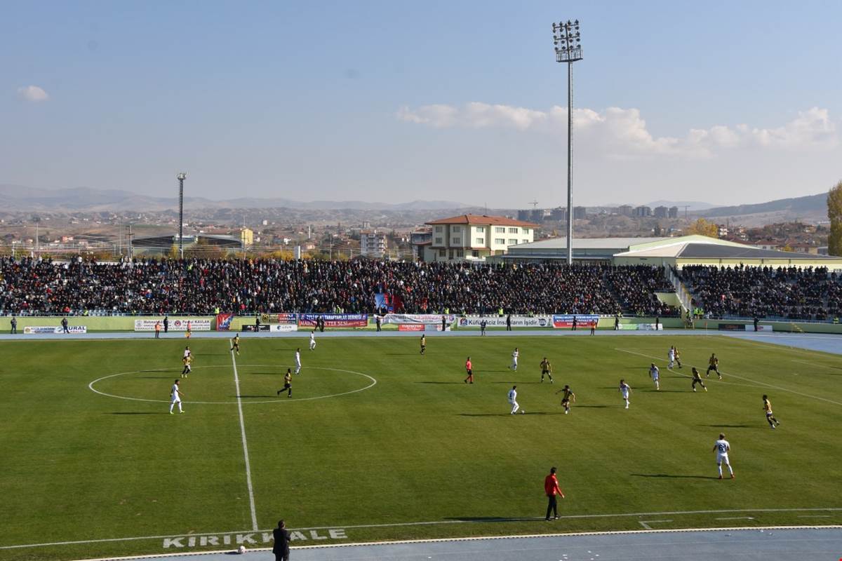 Başpınar stadyumunda Çubukspor ile kendi taraftarı önünde Çubukspor Luka’nın golü ile 1-0 maçı önde tamamlayan Kırıkkale Büyük Anadoluspor ligde zirveye yerleşti. Herkes Rütbesini Bilecek! - Kırıkkale Haber, Son Dakika Kırıkkale Haberleri